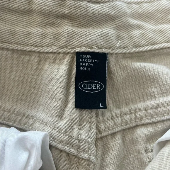 Cider Light Tan Low Rise Cut Off Shorts Size Large - Picture 4 of 7